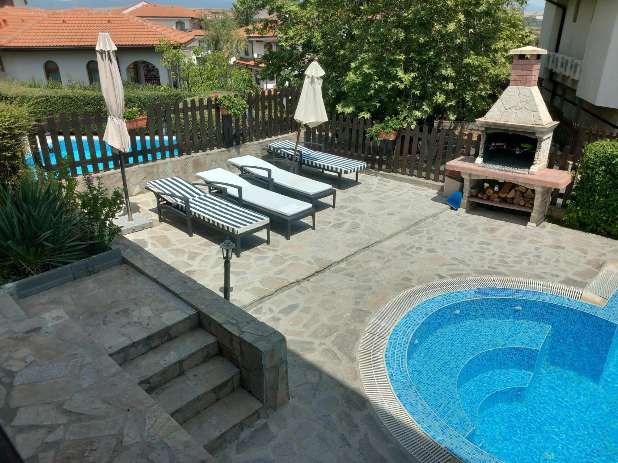 Къща За Гости Мускат 2 Aheloy Habitación foto